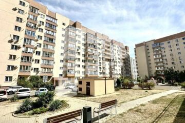 2-к квартира, 64 м², 1/10 эт.
